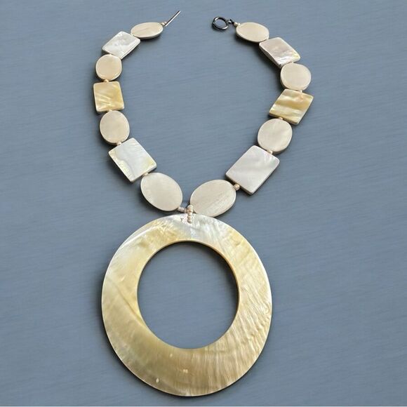 Neiman Marcus Mother of Pearl Statement Necklace – Resort Chic Elegance - Picture 7 of 17